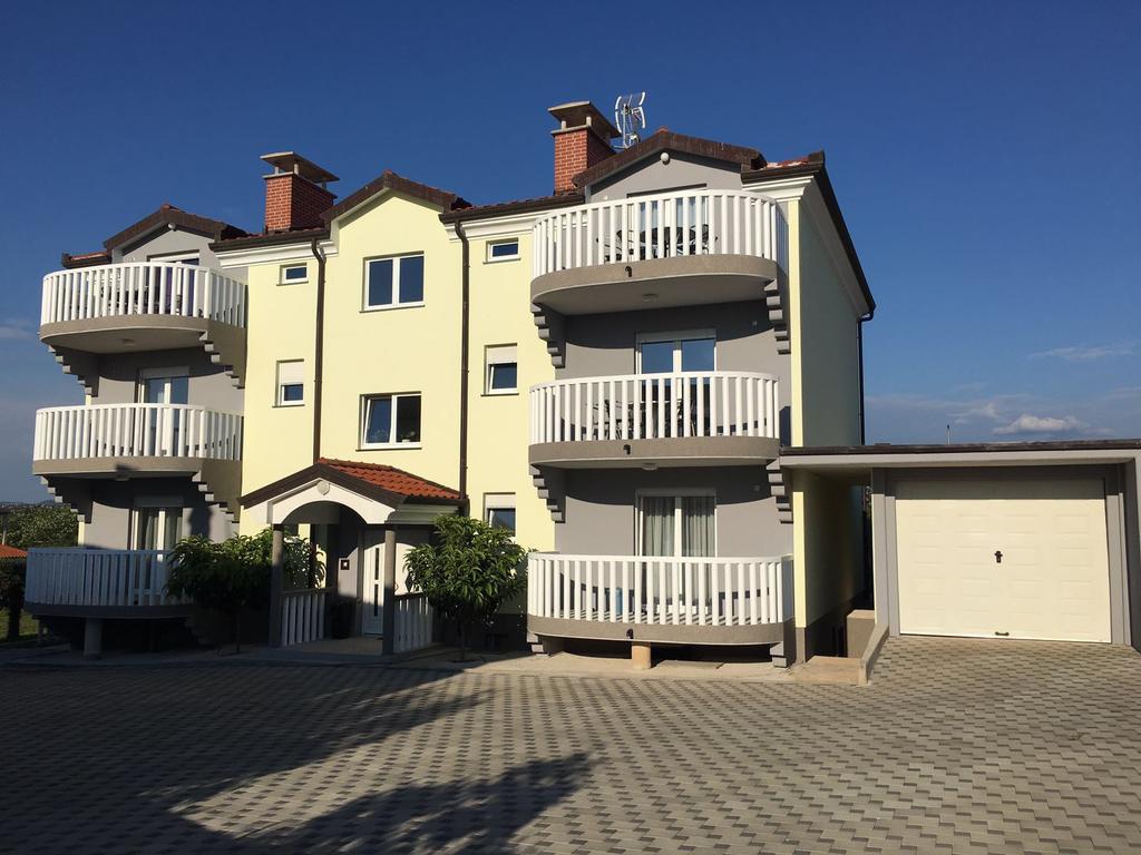 Apartments Barbic Умаг Екстериор снимка